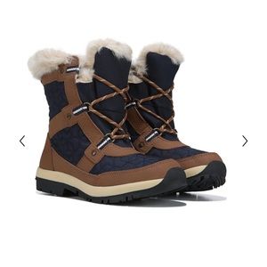 Women's Bearpaw Marina Waterproof Lace Up Winter Boots sz 10